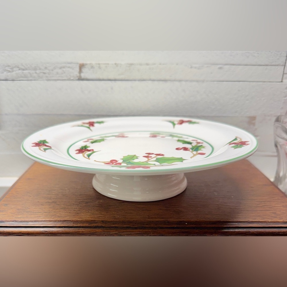 SANGO, WHITE CHRISTMAS, SMALL PEDESTAL PLATE.